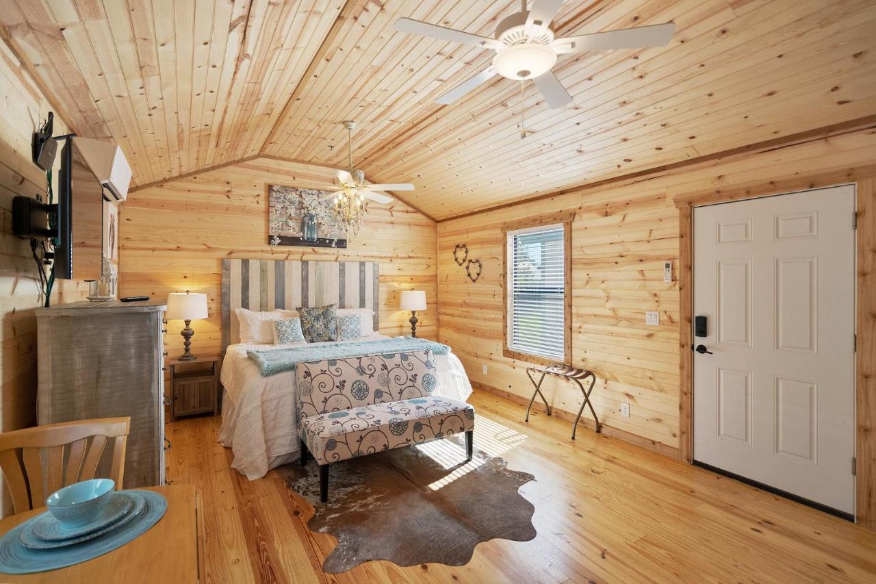 Charming Casita Right On Main St! Hotel Fredericksburg Luaran gambar