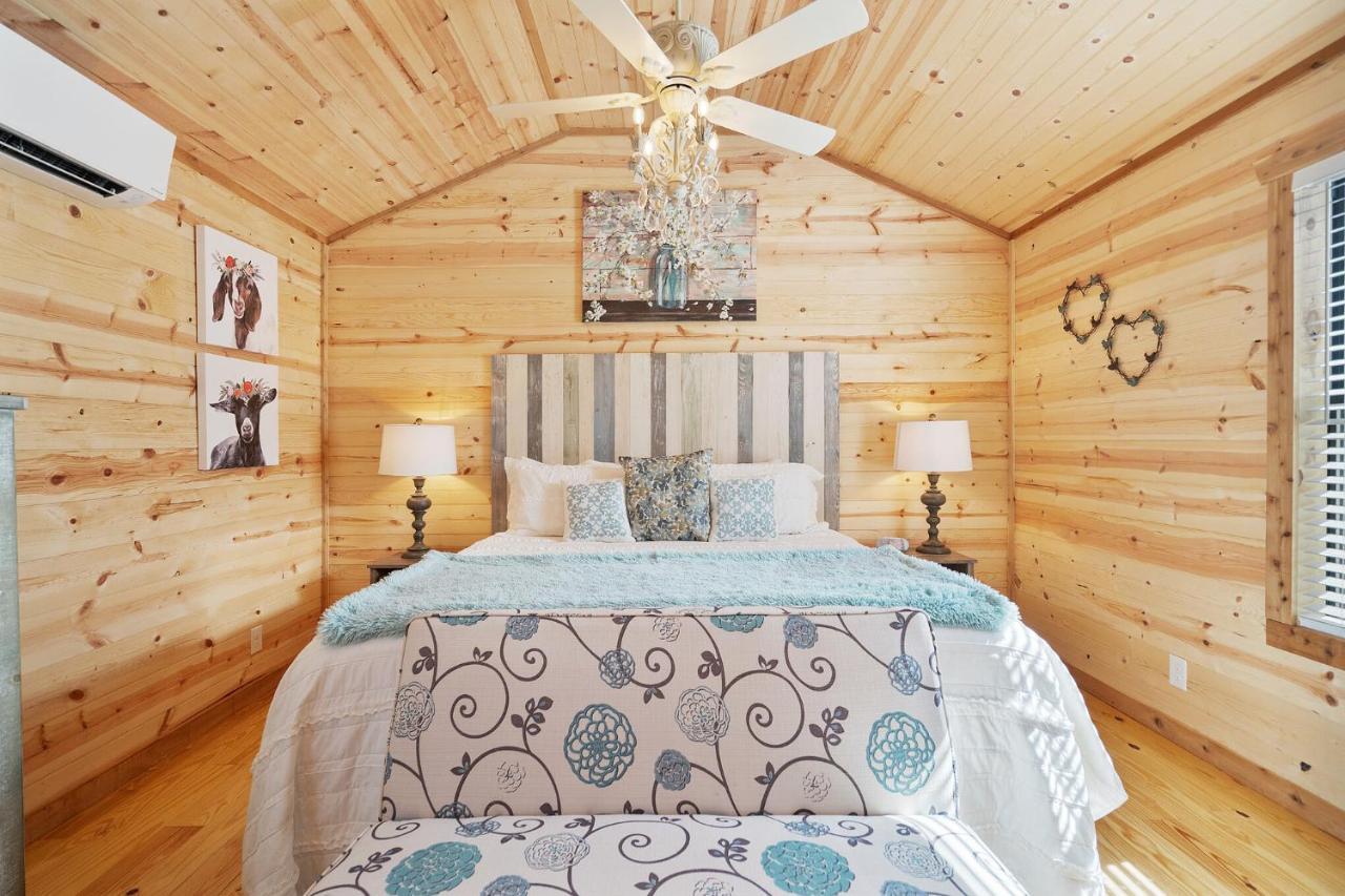 Charming Casita Right On Main St! Hotel Fredericksburg Luaran gambar