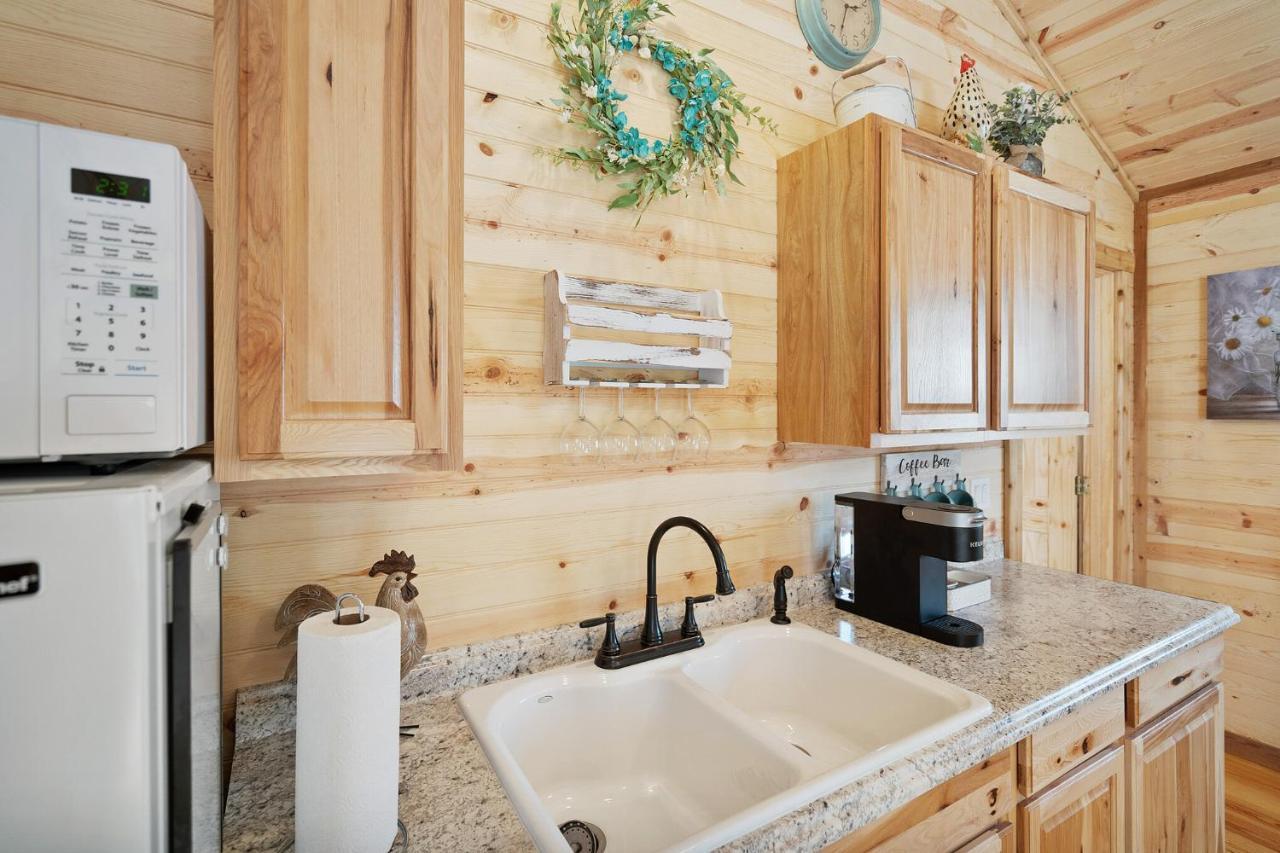 Charming Casita Right On Main St! Hotel Fredericksburg Luaran gambar